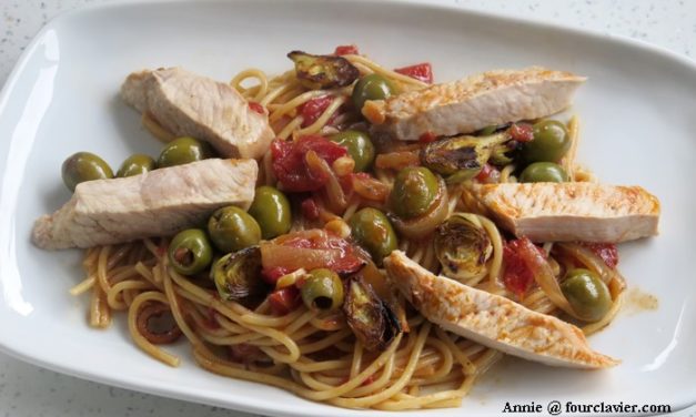 One pot pasta, porc et spaghetti, aux olives et anchois