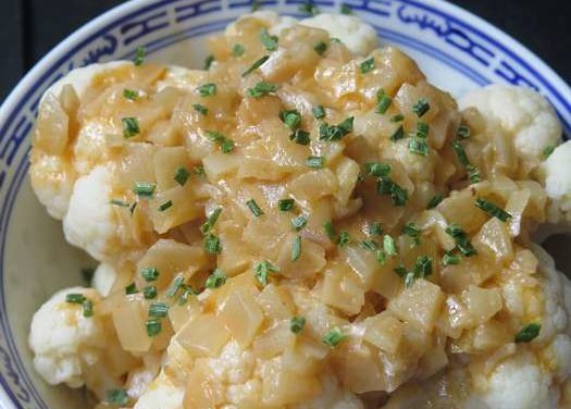 Chou-fleur, sauce au curry vert et lait de coco