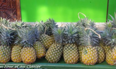Ananas au marché de Papeete